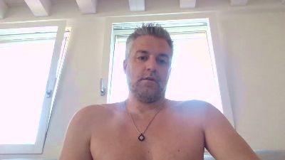 cavaliere1987 live cam on Cam4