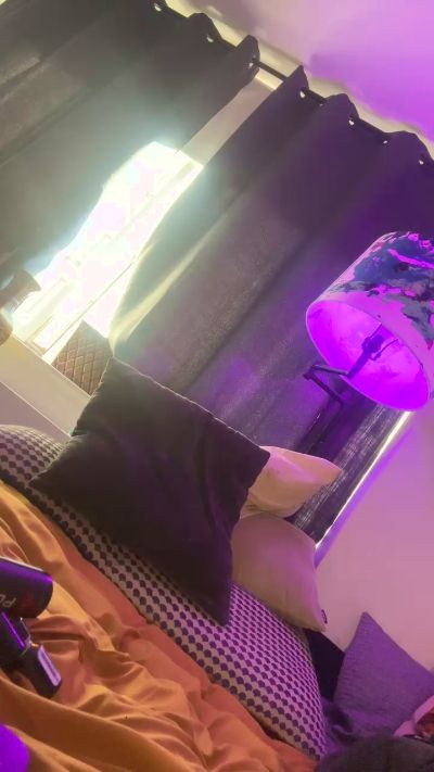 ccumms live cam on Cam4