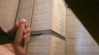 ceccaroni1 live cam on Cam4