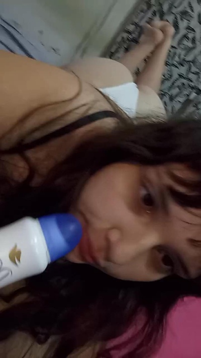 cecilia1818 live cam on Cam4