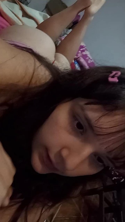cecilia1818 live cam on Cam4