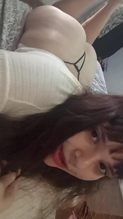 cecilia1818 live cam on Cam4