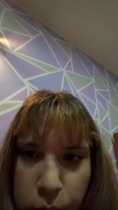 cecilia1818 live cam on Cam4