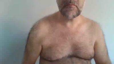 cedric_bear live cam on Cam4