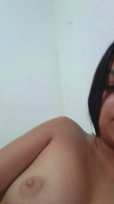 celes25 live cam on Cam4