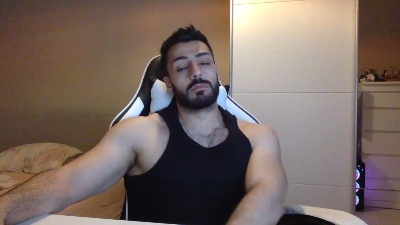 cemilyoztt live cam on Cam4
