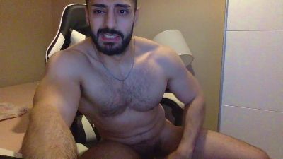 cemilyoztt live cam on Cam4