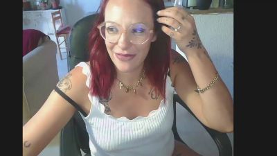 cerise132 live cam on Cam4