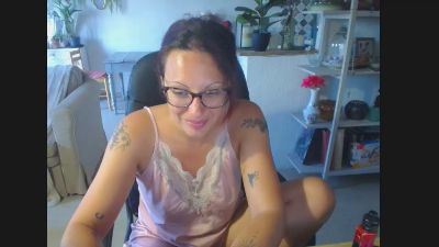 cerise132 live cam on Cam4