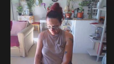 cerise132 live cam on Cam4