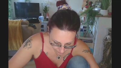 cerise132 live cam on Cam4
