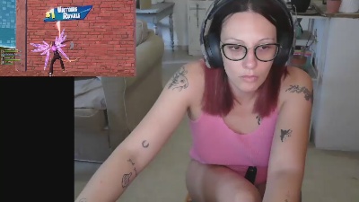 cerise132 live cam on Cam4
