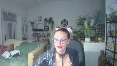 cerise132 live cam on Cam4