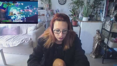 cerise132 live cam on Cam4
