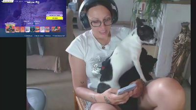 cerise132 live cam on Cam4