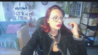 cerise132 live cam on Cam4