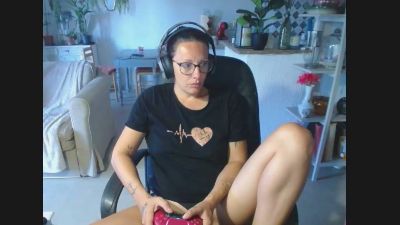 cerise132 live cam on Cam4