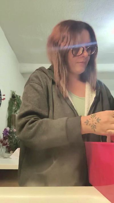 cerise132 live cam on Cam4