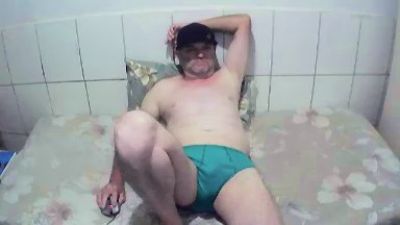 cesar72p live cam on Cam4