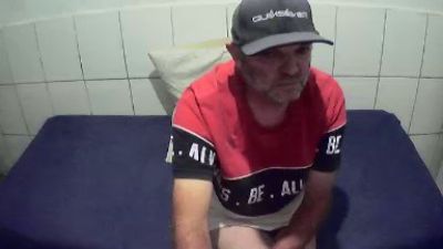 cesarpierdonaa1 live cam on Cam4