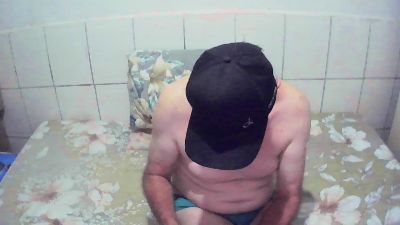 cesarpierdonaa1 live cam on Cam4