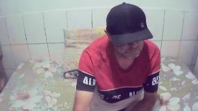 cesarpierdonaa1 live cam on Cam4