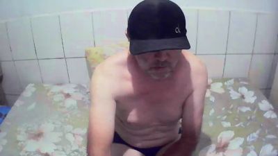 cesarpierdonaa1 live cam on Cam4