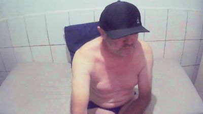 cesarpierdonaa1 live cam on Cam4