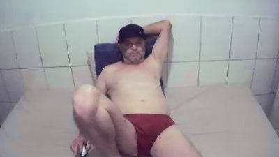 cesarpierdonaa1 live cam on Cam4
