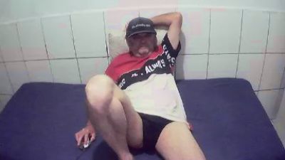 cesarpierdonaa1 live cam on Cam4