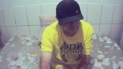 cesarpierdonaa1 live cam on Cam4