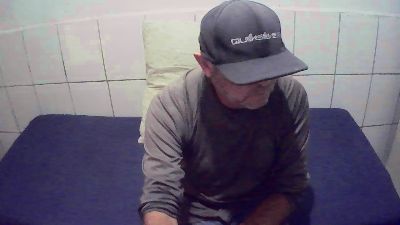 cesarpierdonaa1 live cam on Cam4