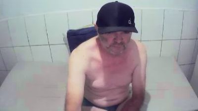 cesarpierdonaa1 live cam on Cam4