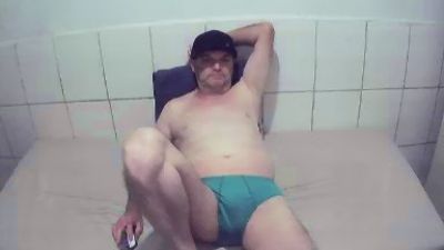 cesarpierdonaa1 live cam on Cam4