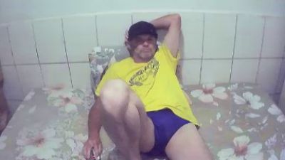 cesarpierdonaa1 live cam on Cam4