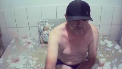 cesarpierdonaa1 live cam on Cam4
