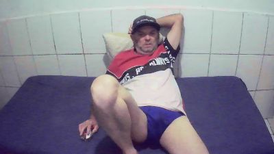 cesarpierdonaa1 live cam on Cam4