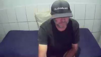 cesarpierdonaa1 live cam on Cam4