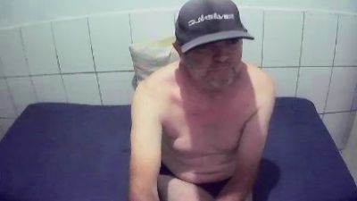 cesarpierdonaa1 live cam on Cam4