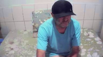 cesarpierdonaa1 live cam on Cam4