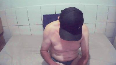 cesarpierdonaa1 live cam on Cam4