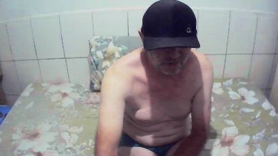 cesarpierdonaa1 live cam on Cam4