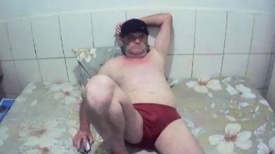 cesarpierdonaa1 live cam on Cam4