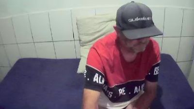 cesarpierdonaa1 live cam on Cam4
