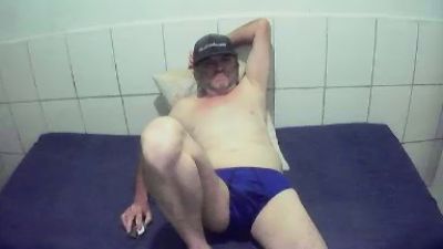 cesarpierdonaa1 live cam on Cam4