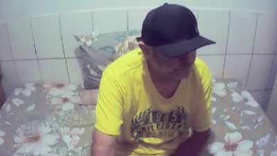cesarpierdonaa1 live cam on Cam4