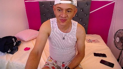cesirry live cam on Cam4