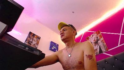 cesirry live cam on Cam4