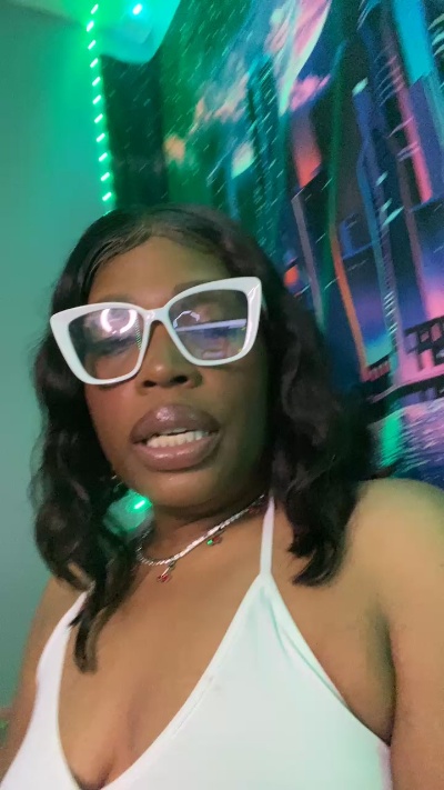 cflamecamz live cam on Cam4
