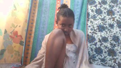 chaniah4 live cam on Cam4